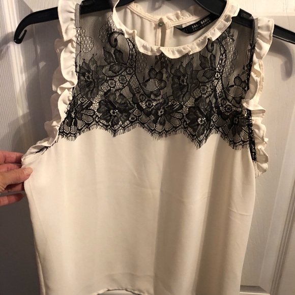 Beautiful blouse - Picture 2 of 3